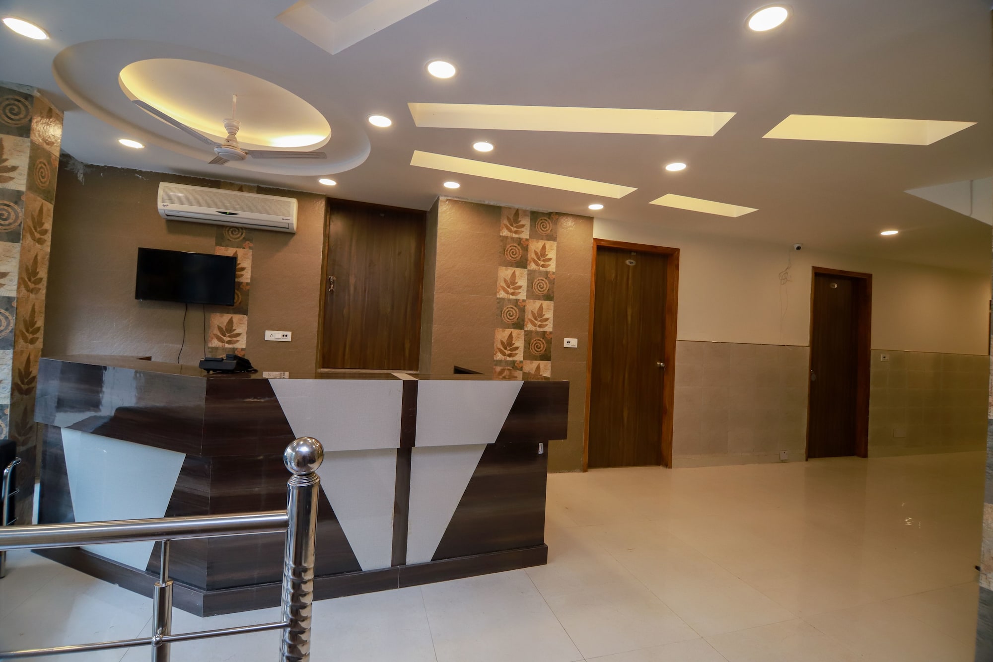 OYO 22494 Hotel Milan