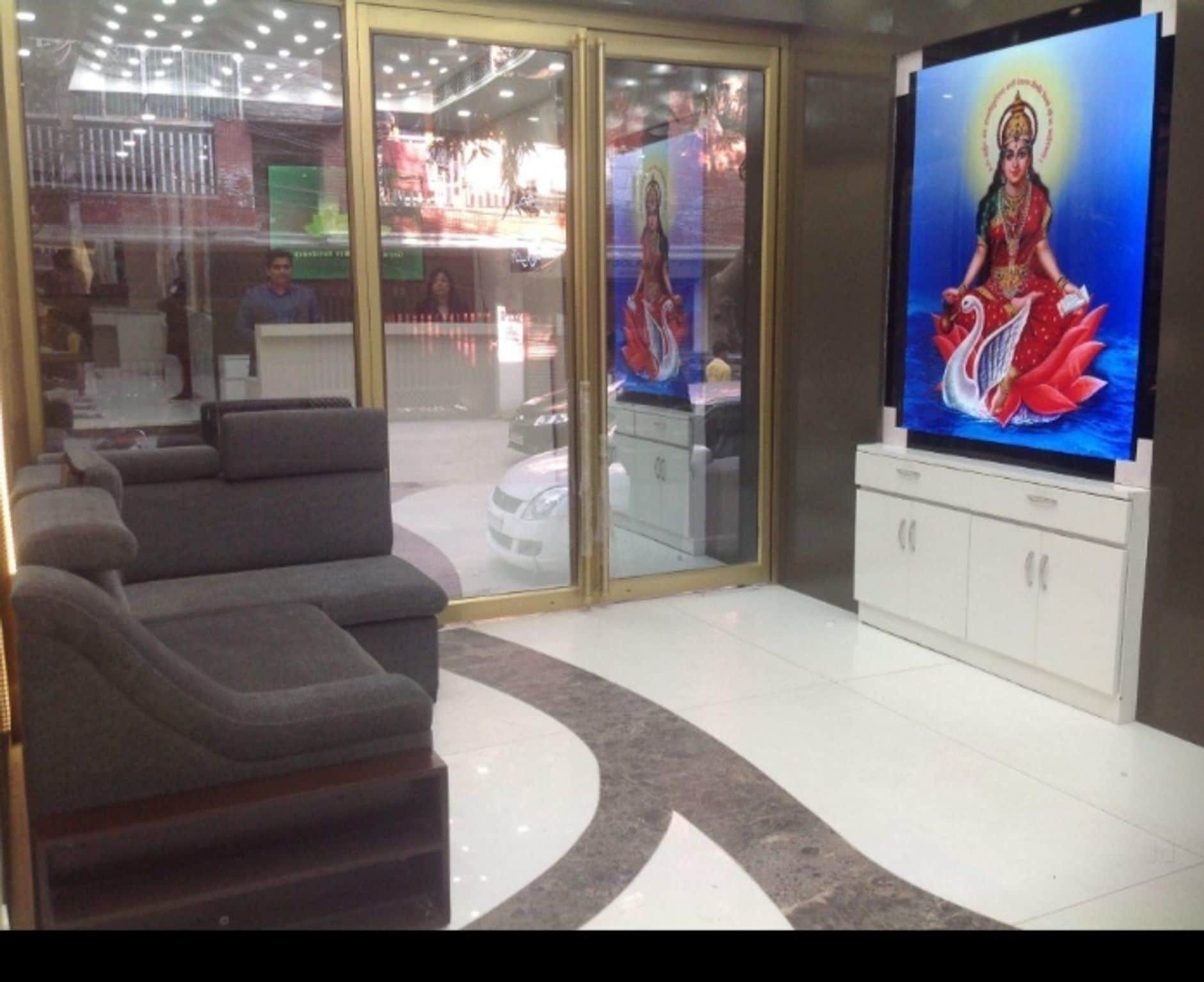 Side Image 2