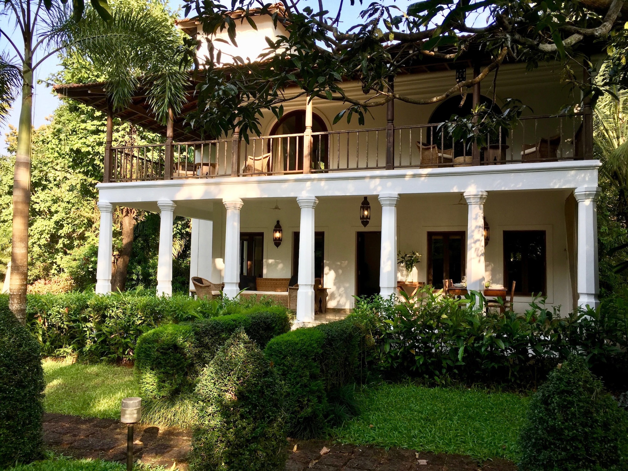 Side Image 2