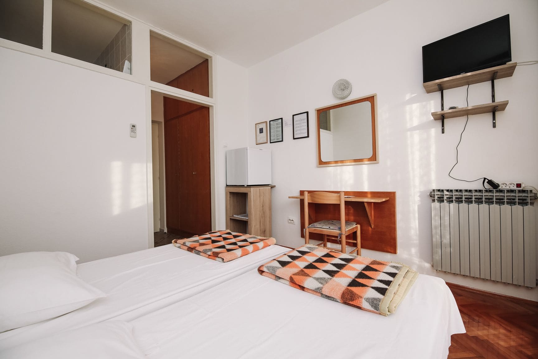 Apartments & Rooms Peranic