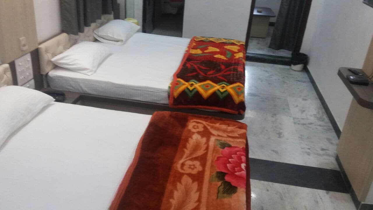 Hotel Divya palace & Restaurent