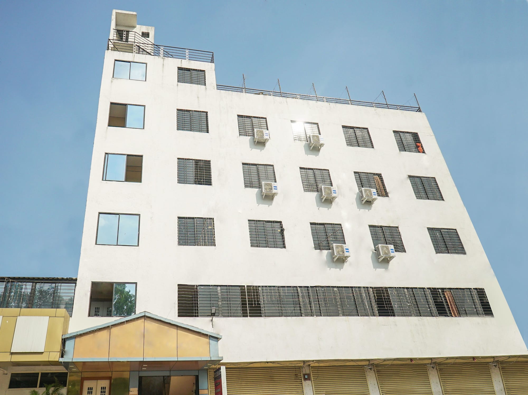 OYO 12501 Hotel Krishna Palace