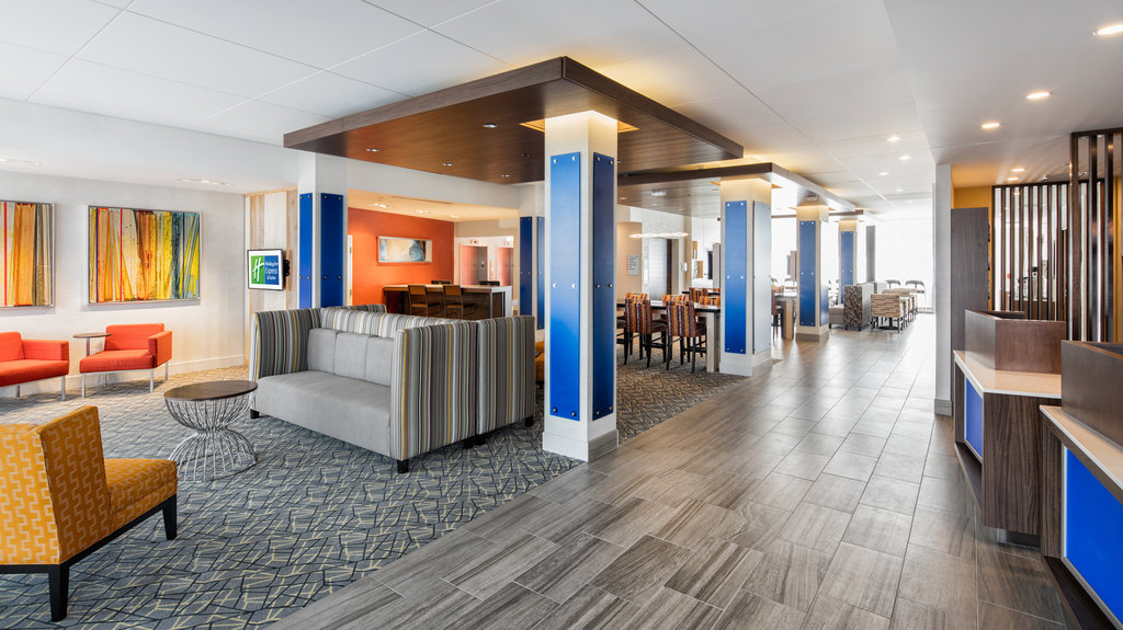 Holiday Inn Express & Suites East Peoria - Riverfront hotel in Peoria!