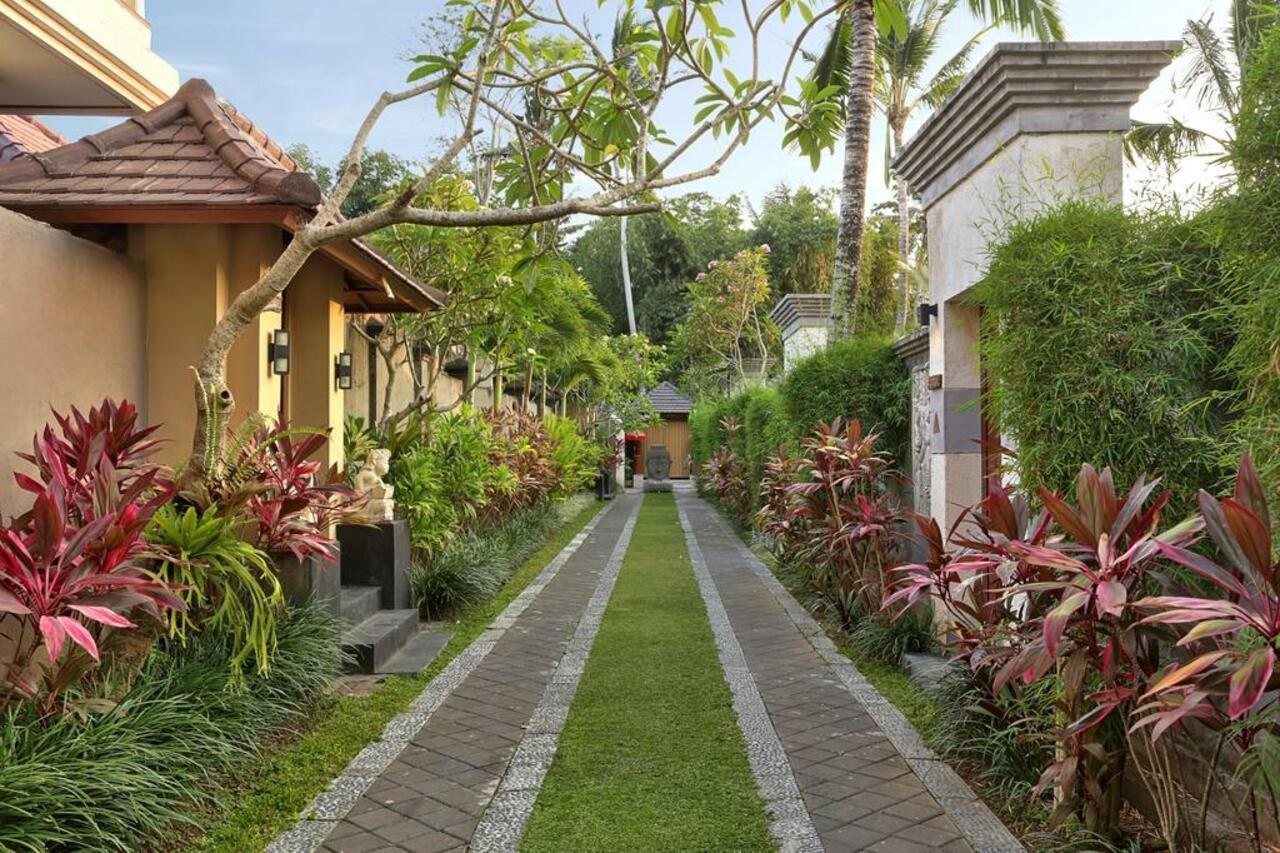 The Kampung Ubud Villa - Boka med Sembo