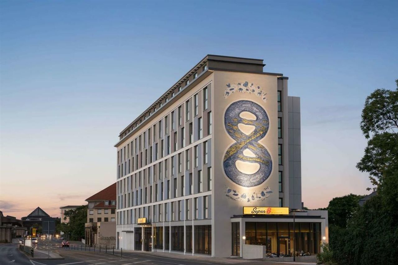 Super 8 by Wyndham Dresden in Dresden!