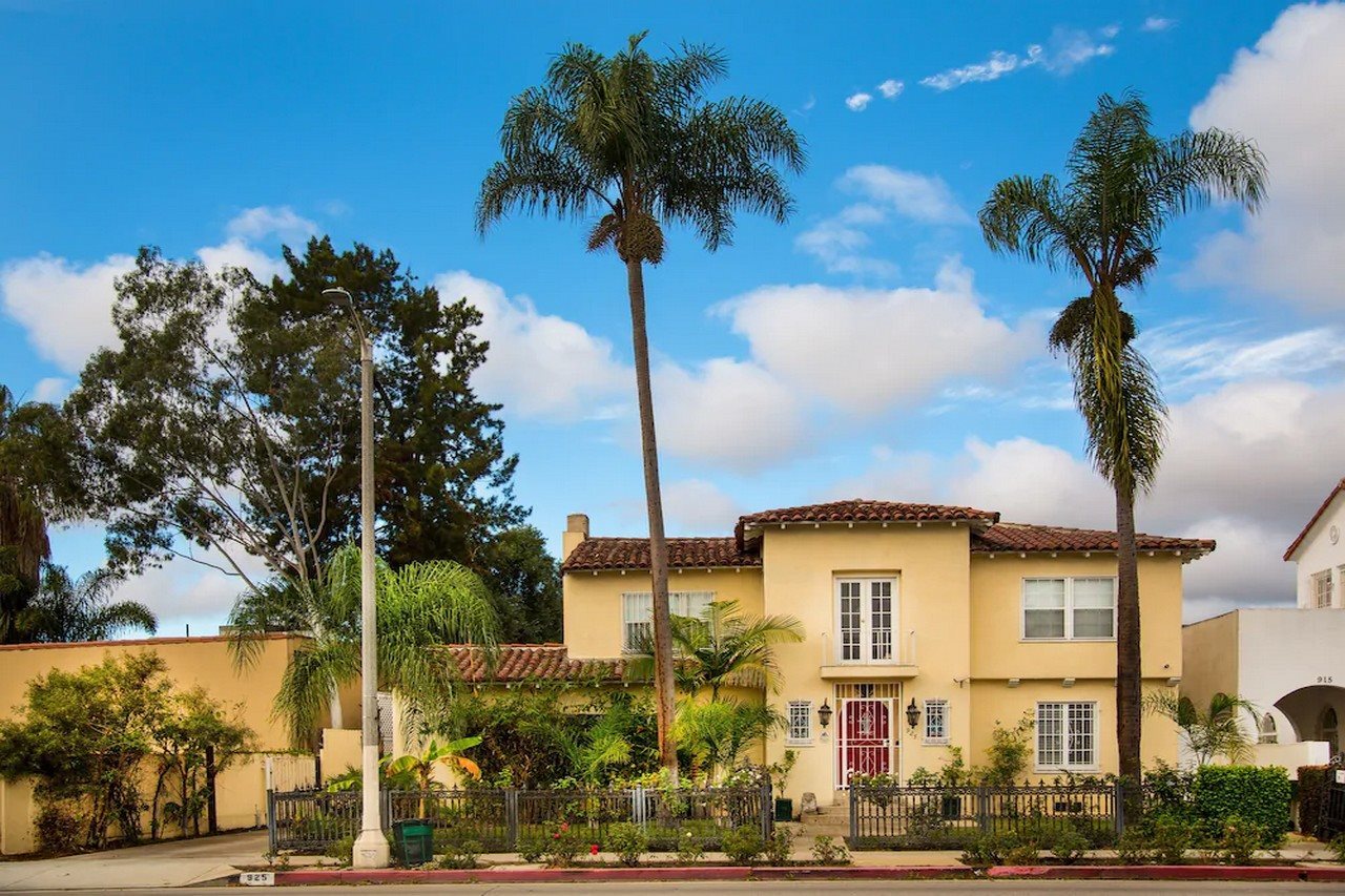 Cinema Suites Bed & Breakfast