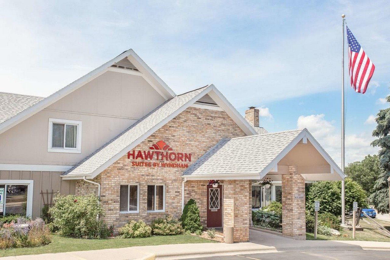 Hawthorn Suites by Wyndham Green Bay in Green Bay!