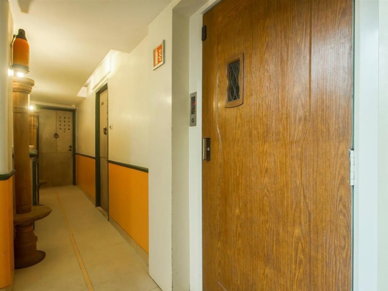 Hotel Golden Swan