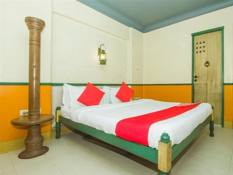 Hotel Golden Swan