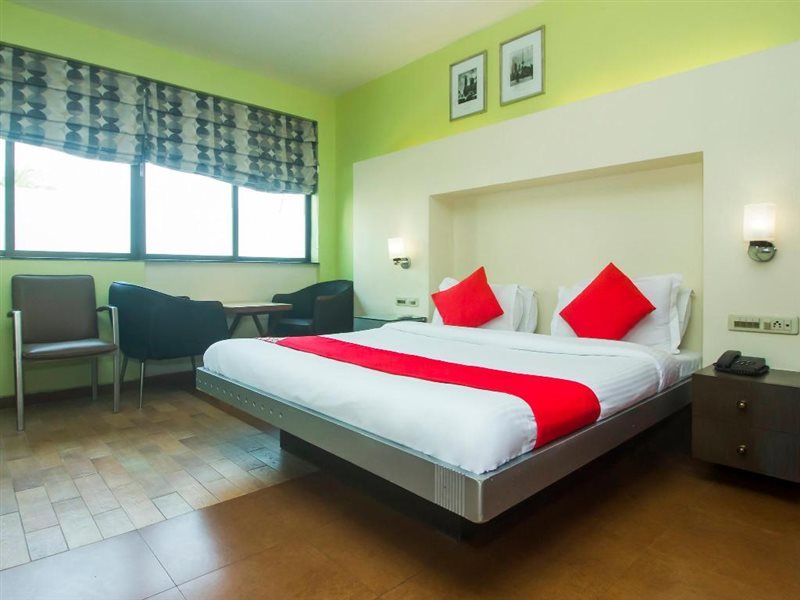 Hotel Golden Swan