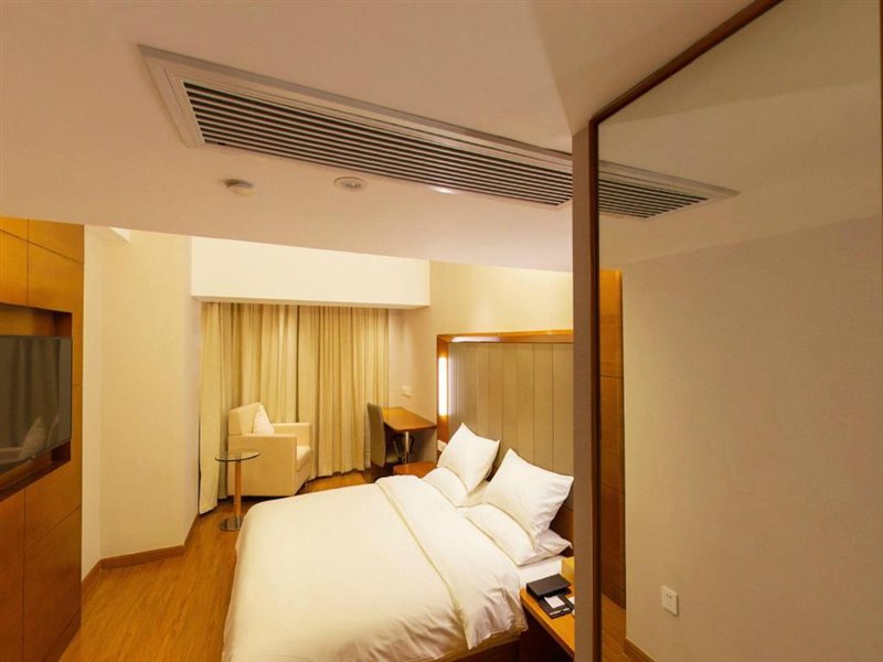 JI Hotel Shanghai Yan'an Road