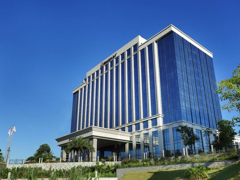 HUALUXE Hotels & Resorts Yangjiang City Center in Yangjiang!