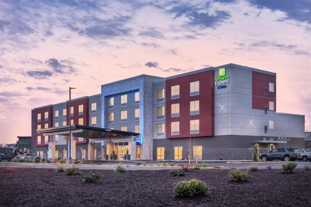 Holiday Inn Express and Suites Salem North - Keizer in Salem!