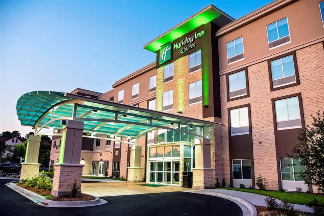 Holiday Inn and Suites Savannah Airport - Pooler in Savannah!