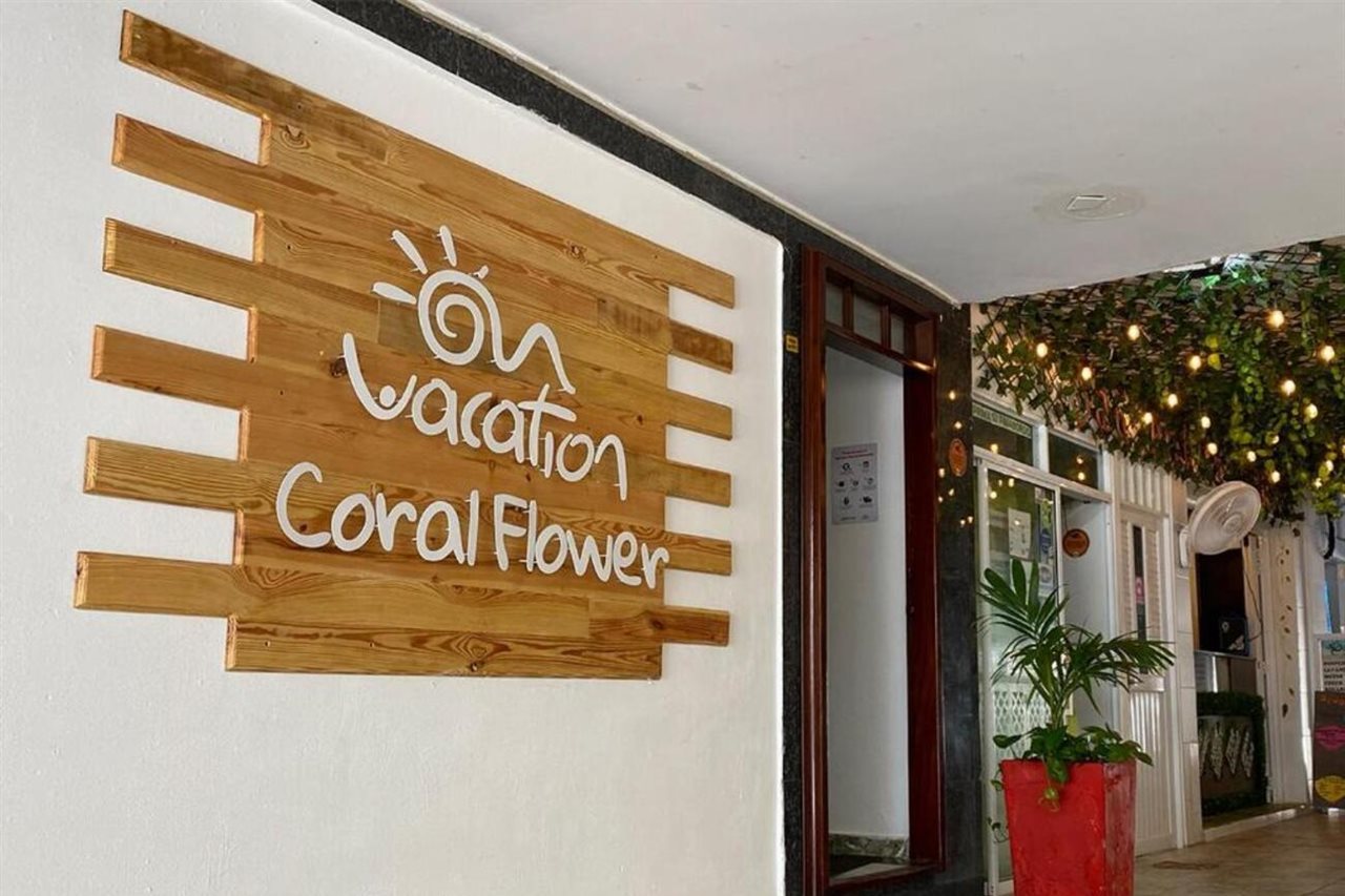 Hotel On Vacation Coral Flower