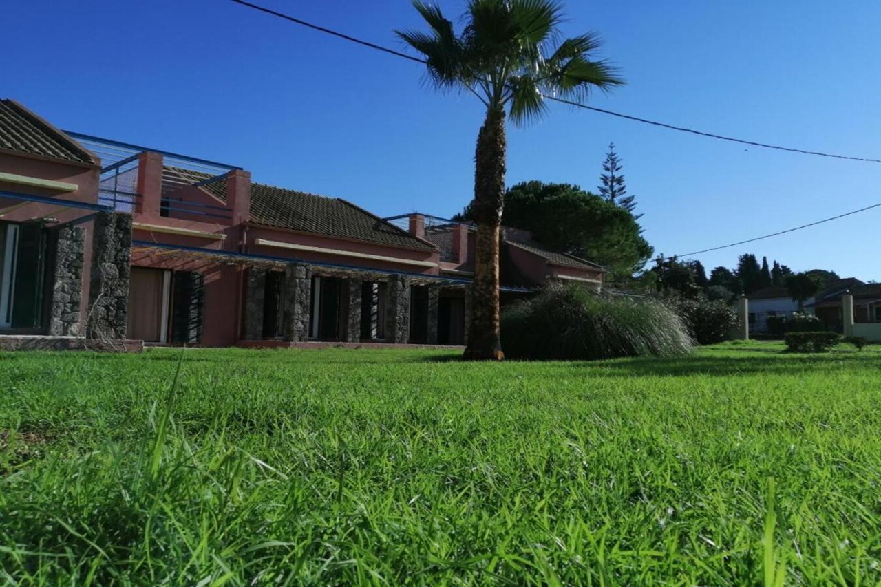 Royal Garden Apartments (ex. Elli Studios and Apartments)