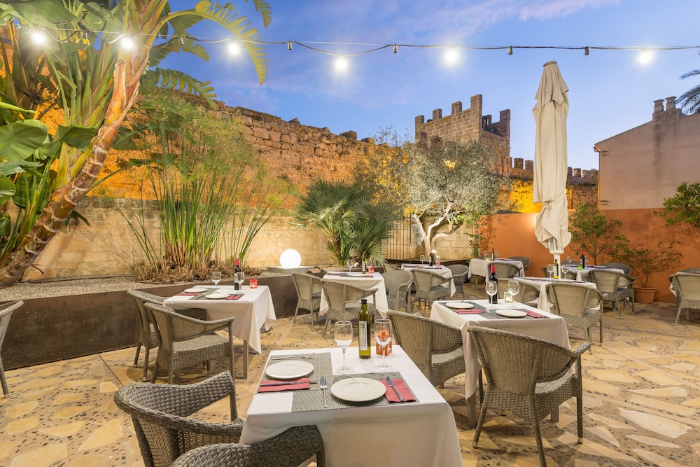 Hotellbilder av Petit Hotel Can Simo - nummer 1 av 100