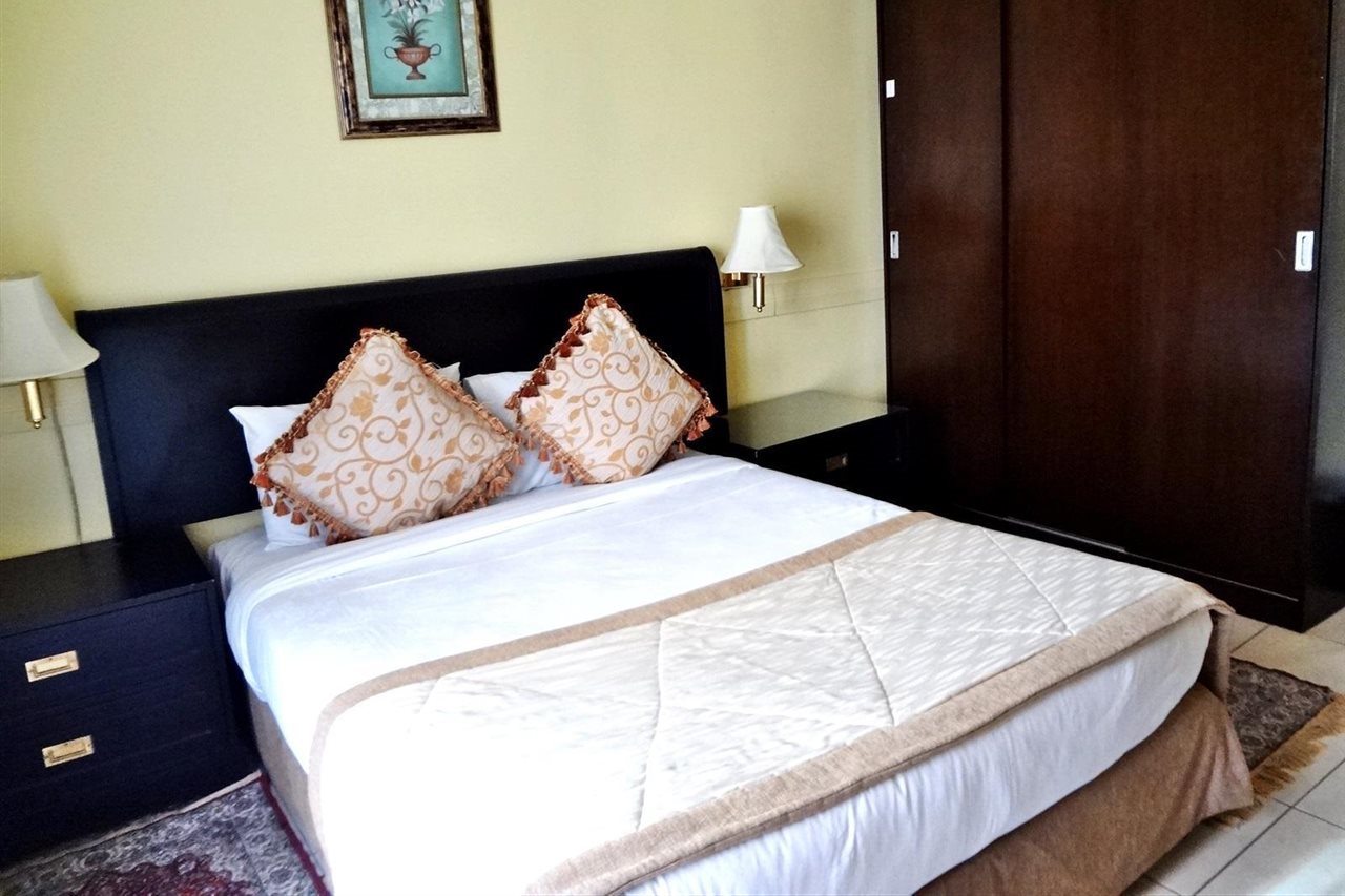 Deebaj Al Khabisi Plaza Hotel
