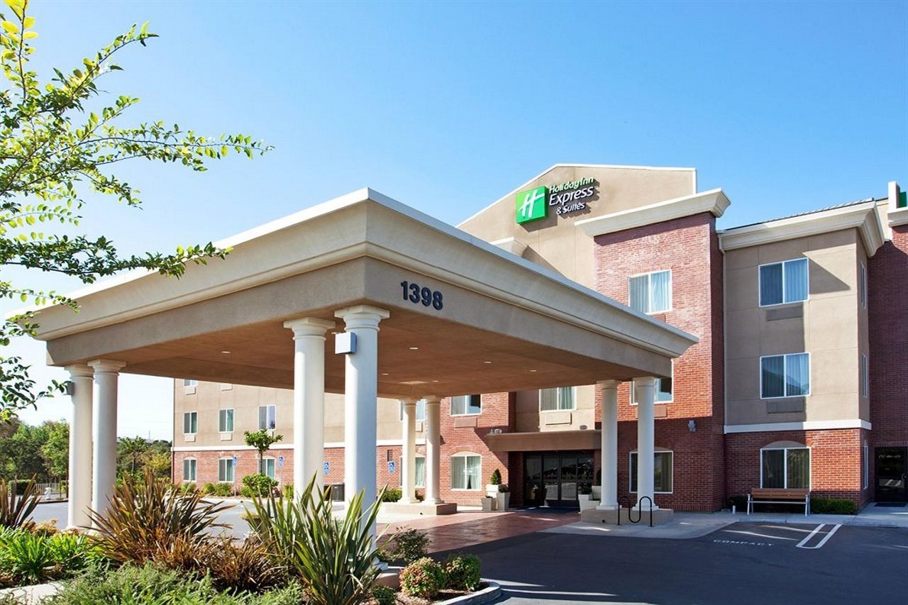 Holiday Inn Express and Suites in Roseville!