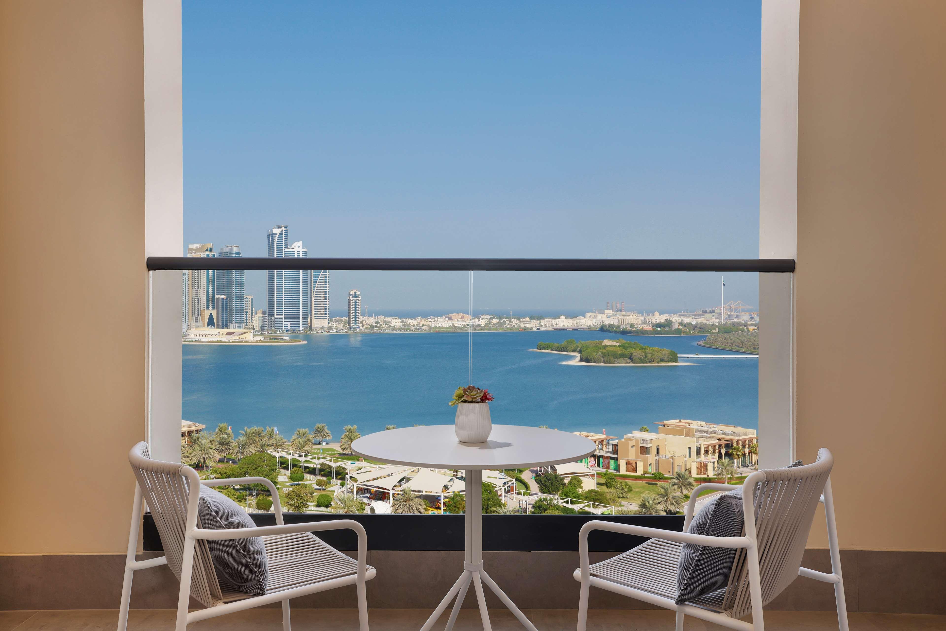 Billede av hotellet Doubletree by Hilton Sharjah Waterfront Hotel and Residences - nummer 1 af 100