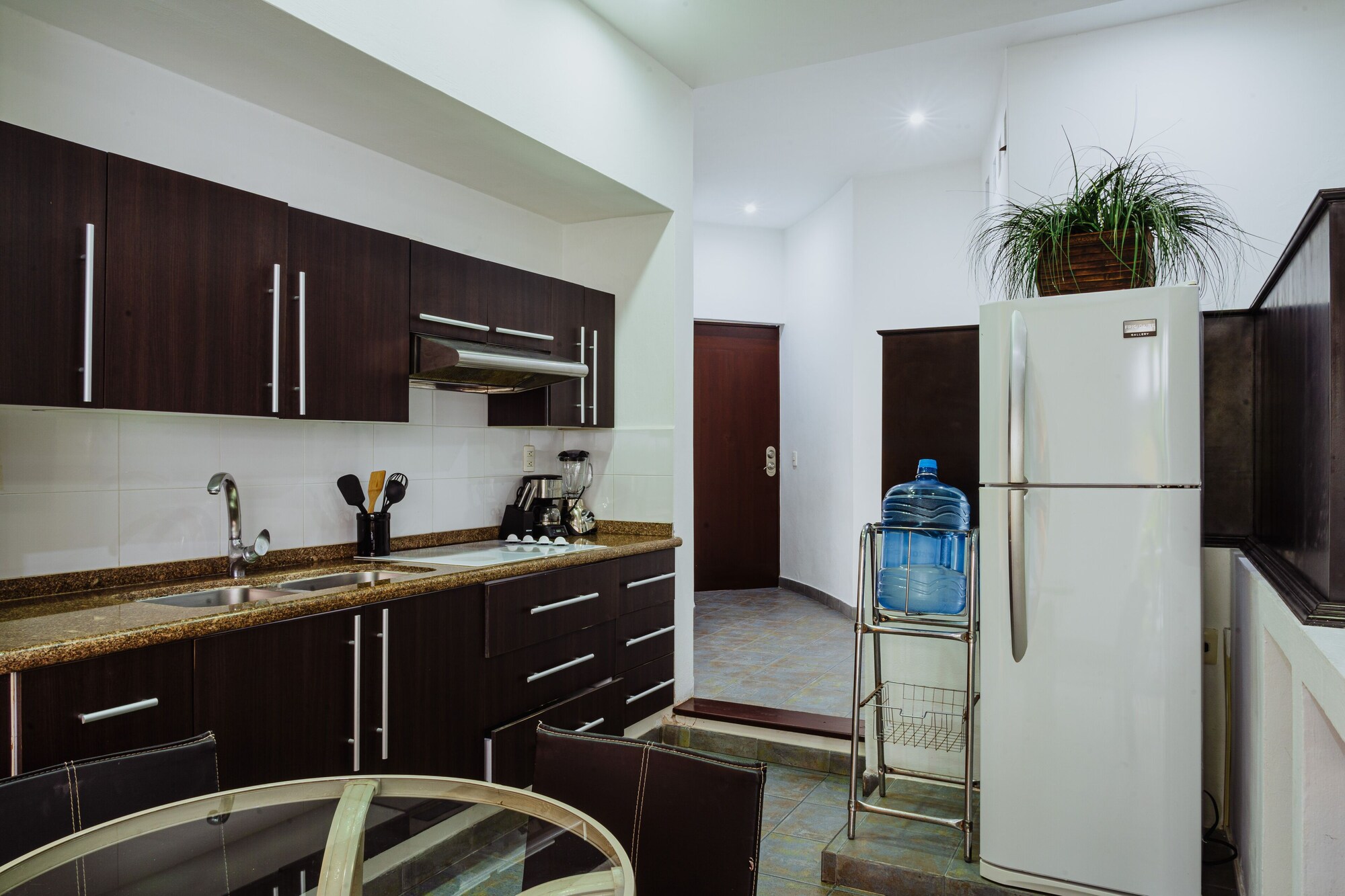 Dangelos 5ta Avenida Hotel