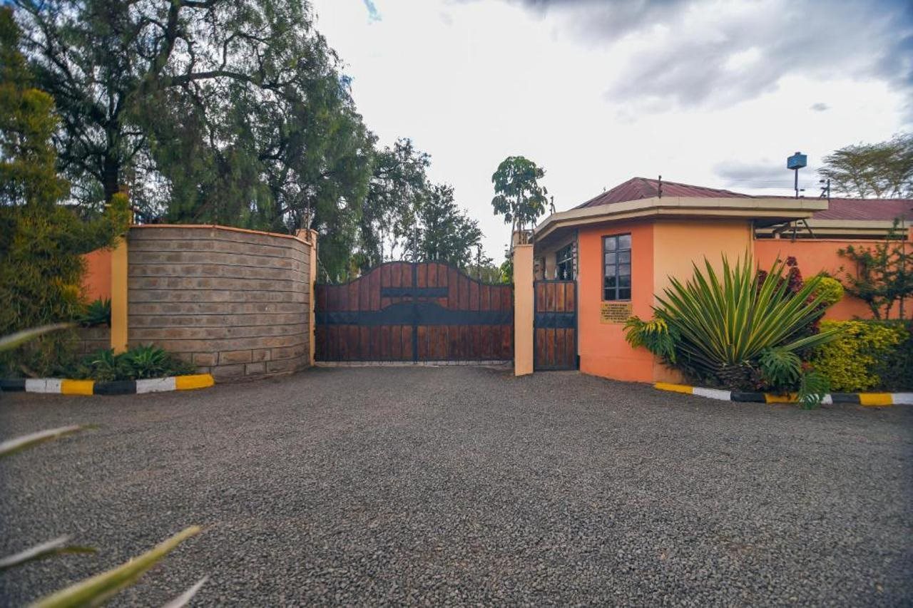 Falcon Heights Hotel