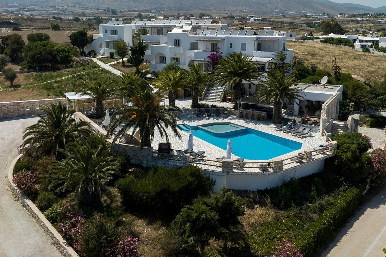 Pnoi Hotel (ex Albatross Hotel)