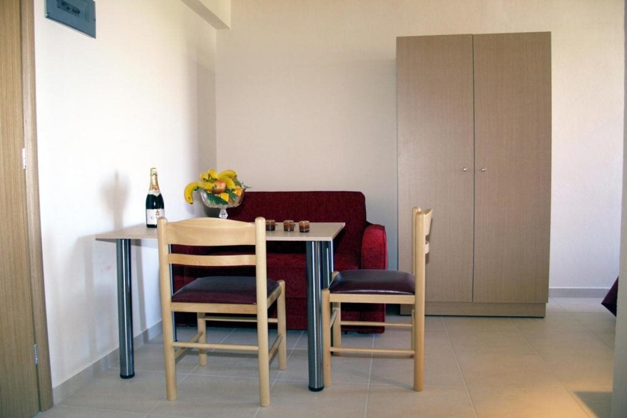 Anseli Hotel Apartments And Studios