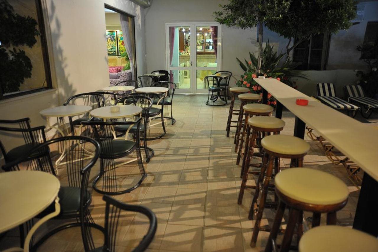 Anseli Hotel Apartments And Studios