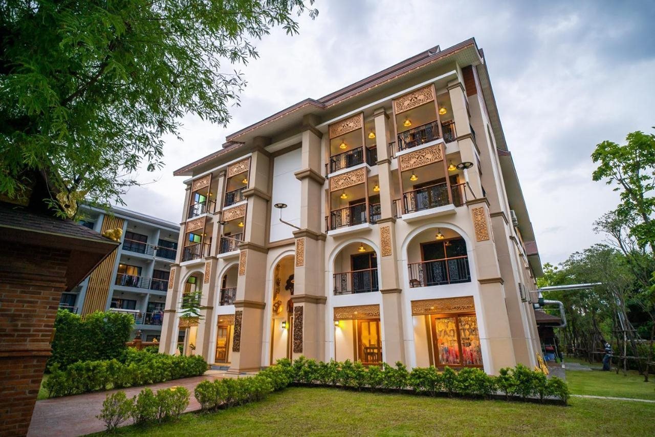 Siri Nakornpink Chiang Mai Hotel (SHA Plus+) by ZUZU