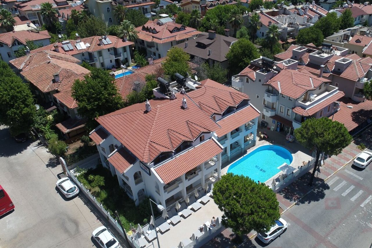 Arya Hotel