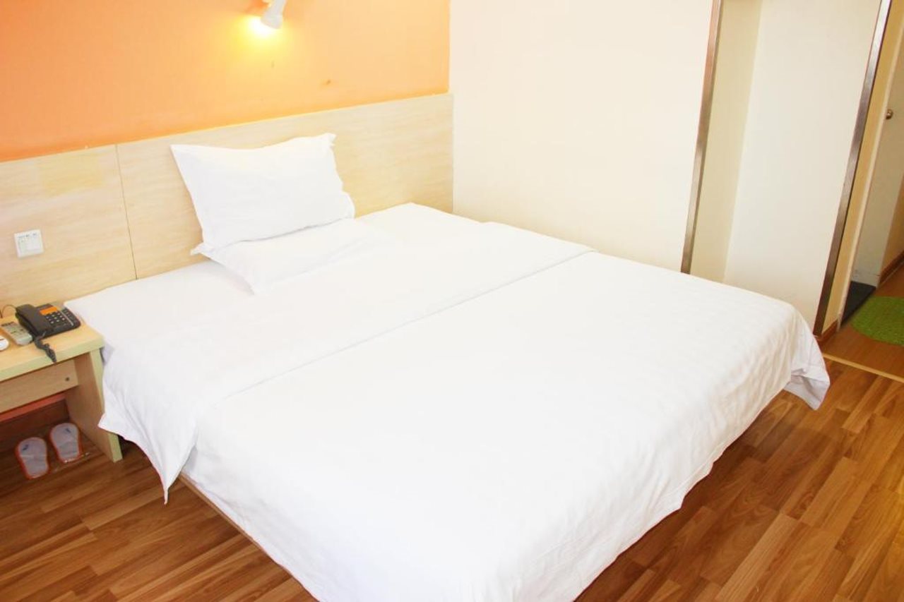 7 Days Premium (Beijing Yansha Sanyuandongqiao)