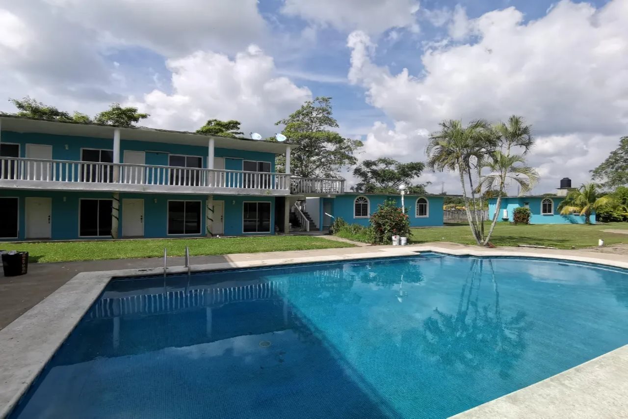 OYO Hotel Cedros and Spa