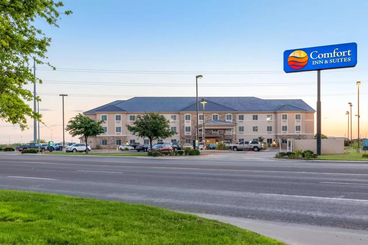 Comfort Inn & Suites, Odessa I-20 — photo 2