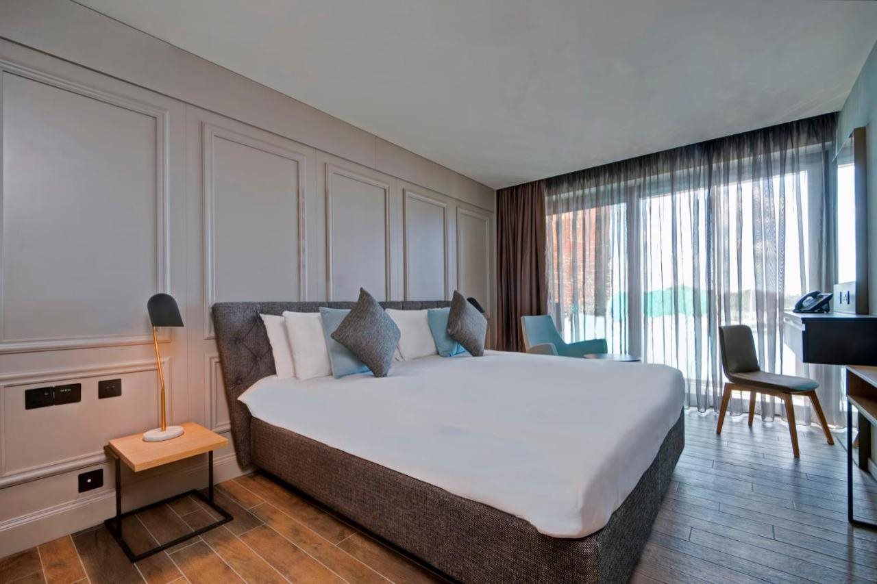 Land's End Boutique Hotel