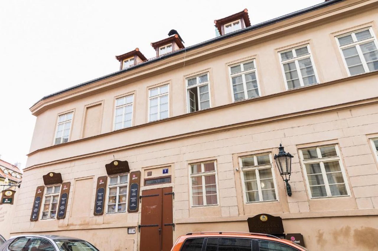 White Swan Boutique Apartments