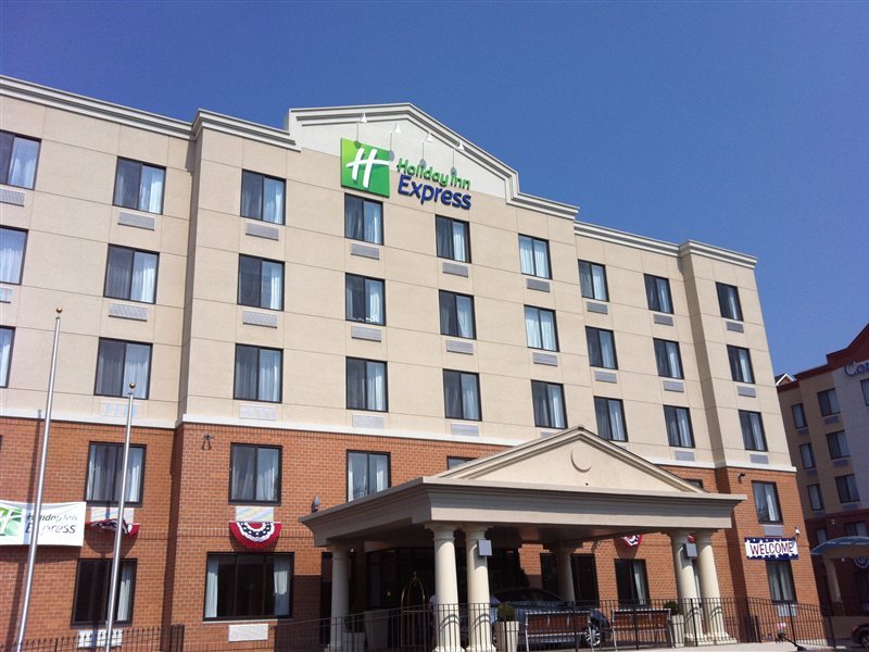 Holiday Inn Express Staten Island West in Bronx!