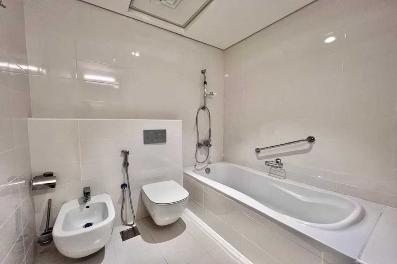 Cozy 1 BHK Apartment in Palette Tower in Tourist Club Area