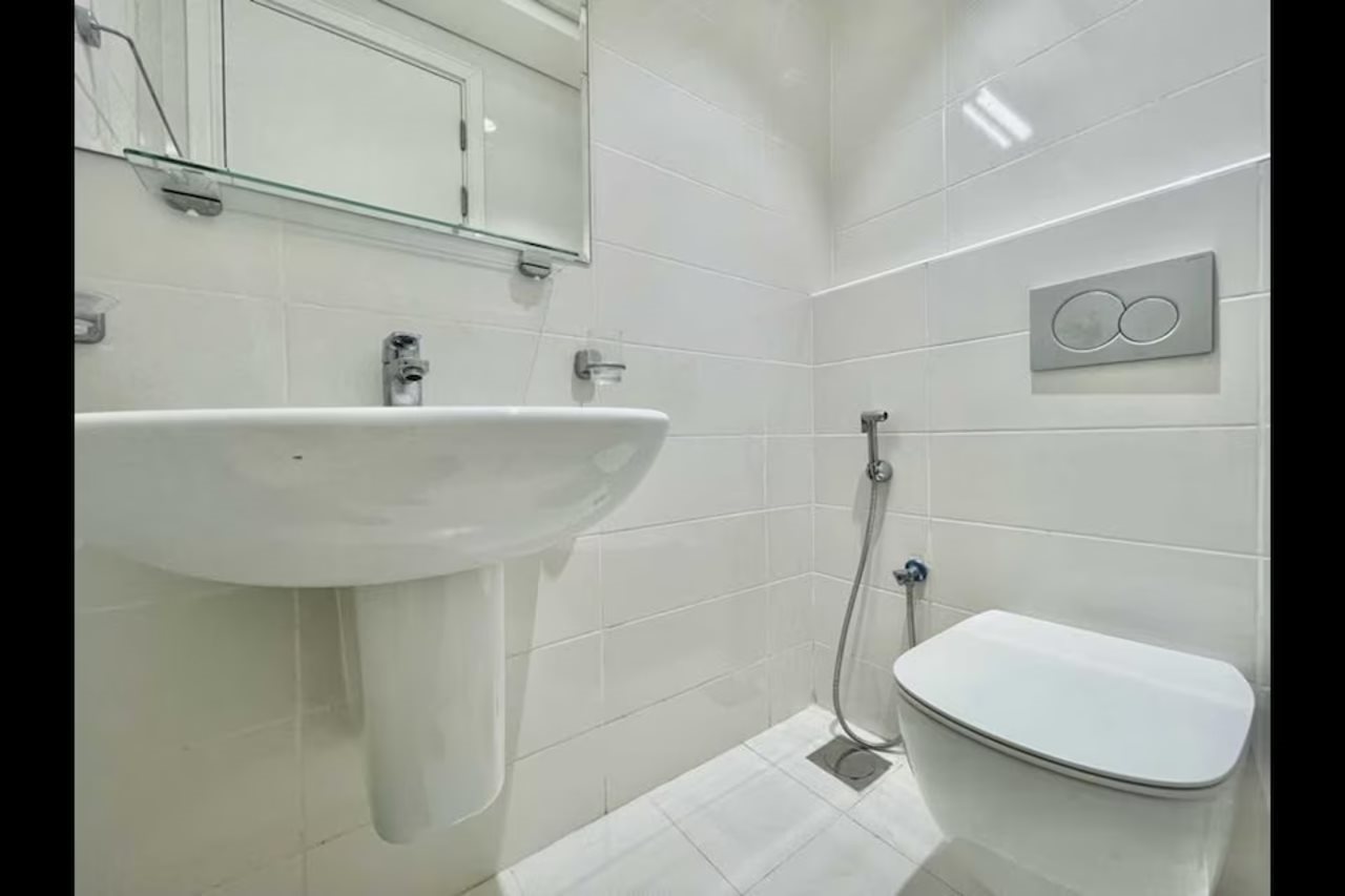 Cozy 1 BHK Apartment in Palette Tower in Tourist Club Area