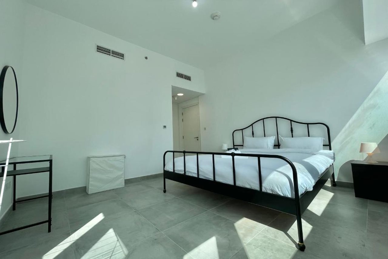 Cozy 1 BHK Apartment in Palette Tower in Tourist Club Area