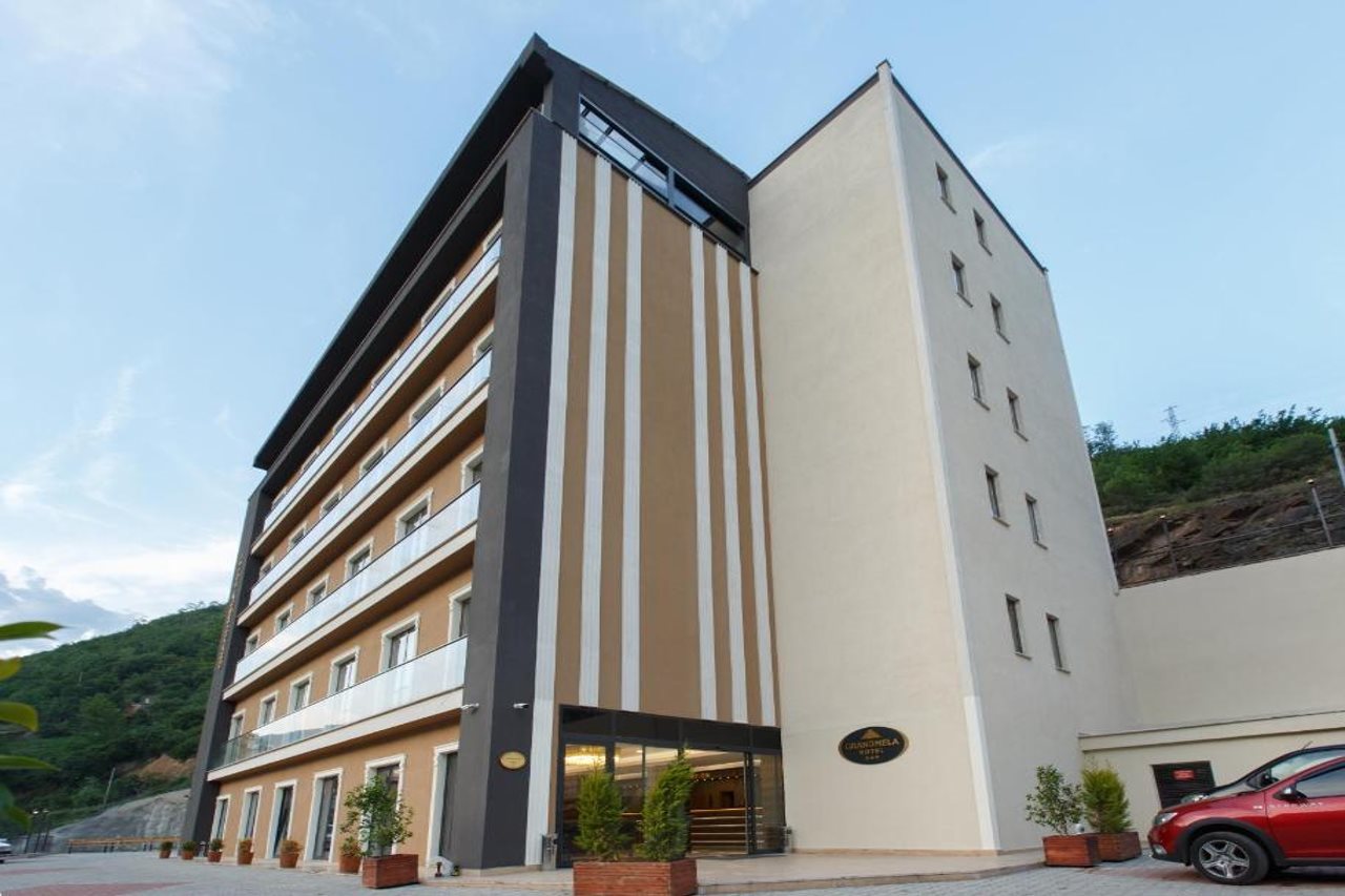 Grand Mela Hotel
