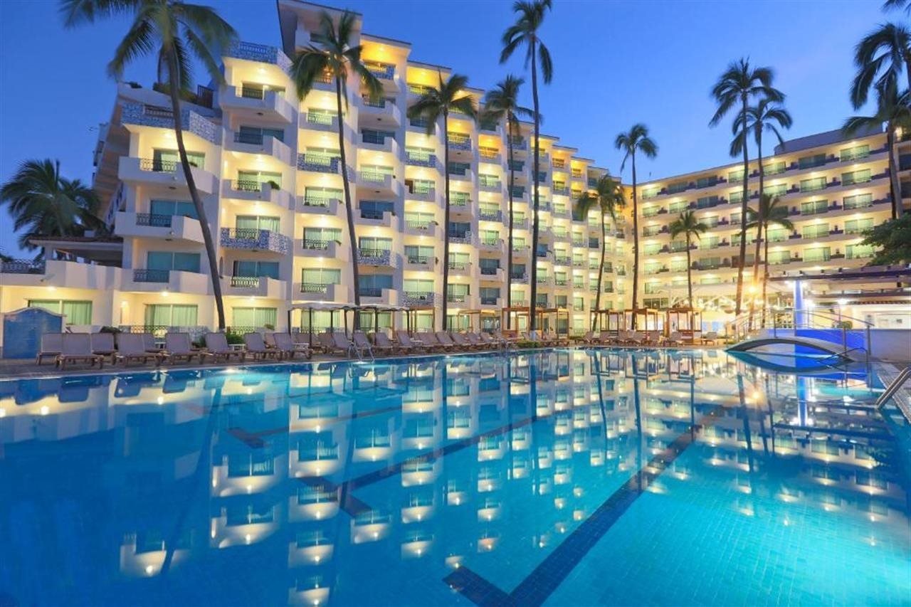 Crown Paradise Golden Resort Puerto Vallarta