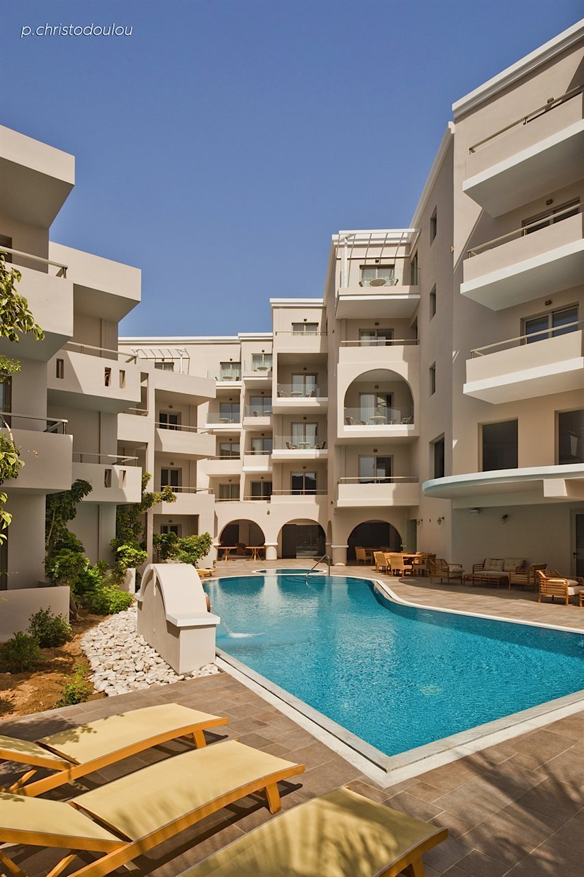 Parasol Luxury Hotel & Suites