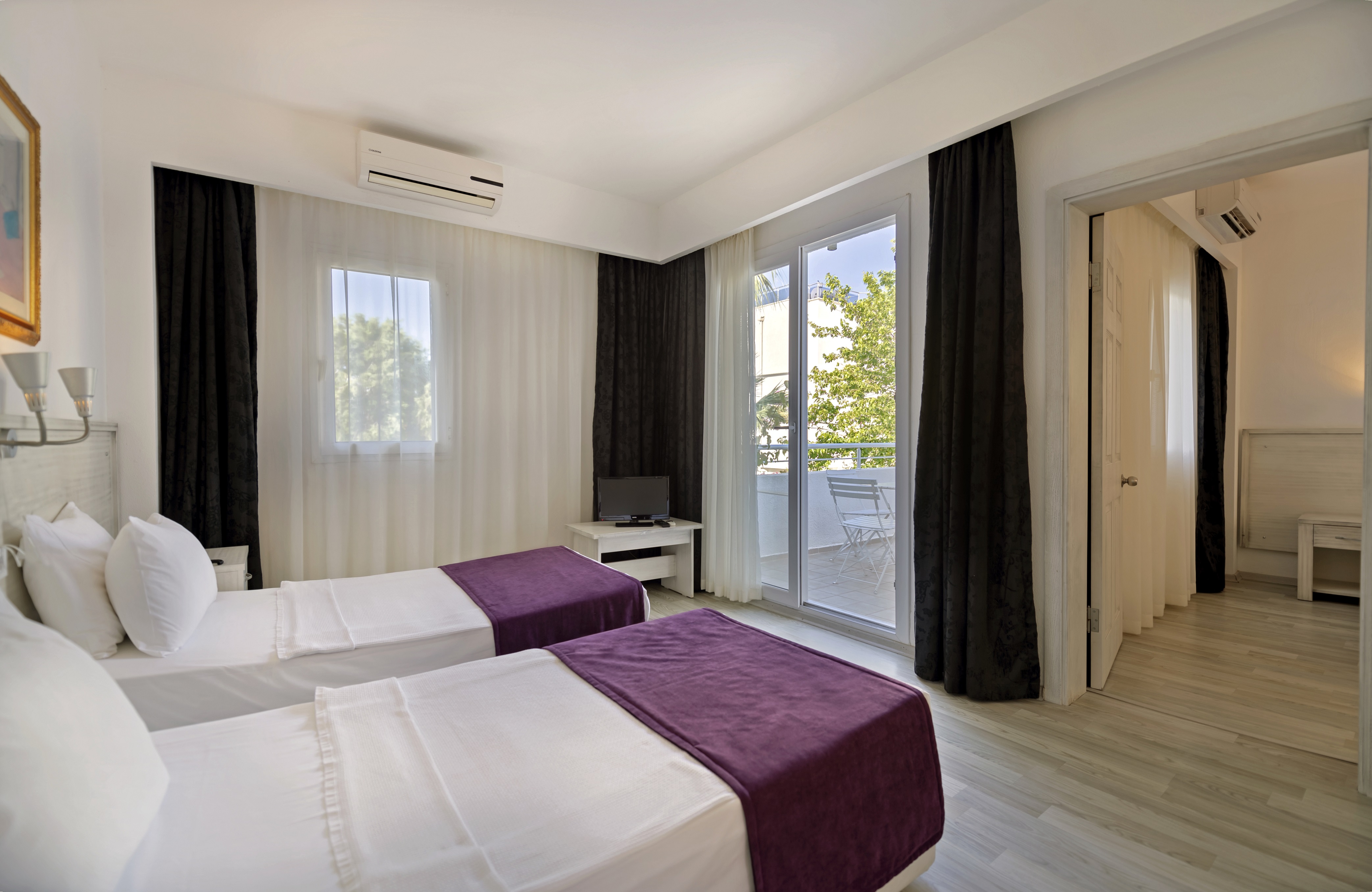 Billede av hotellet Charm Beach Hotel - - nummer 1 af 60