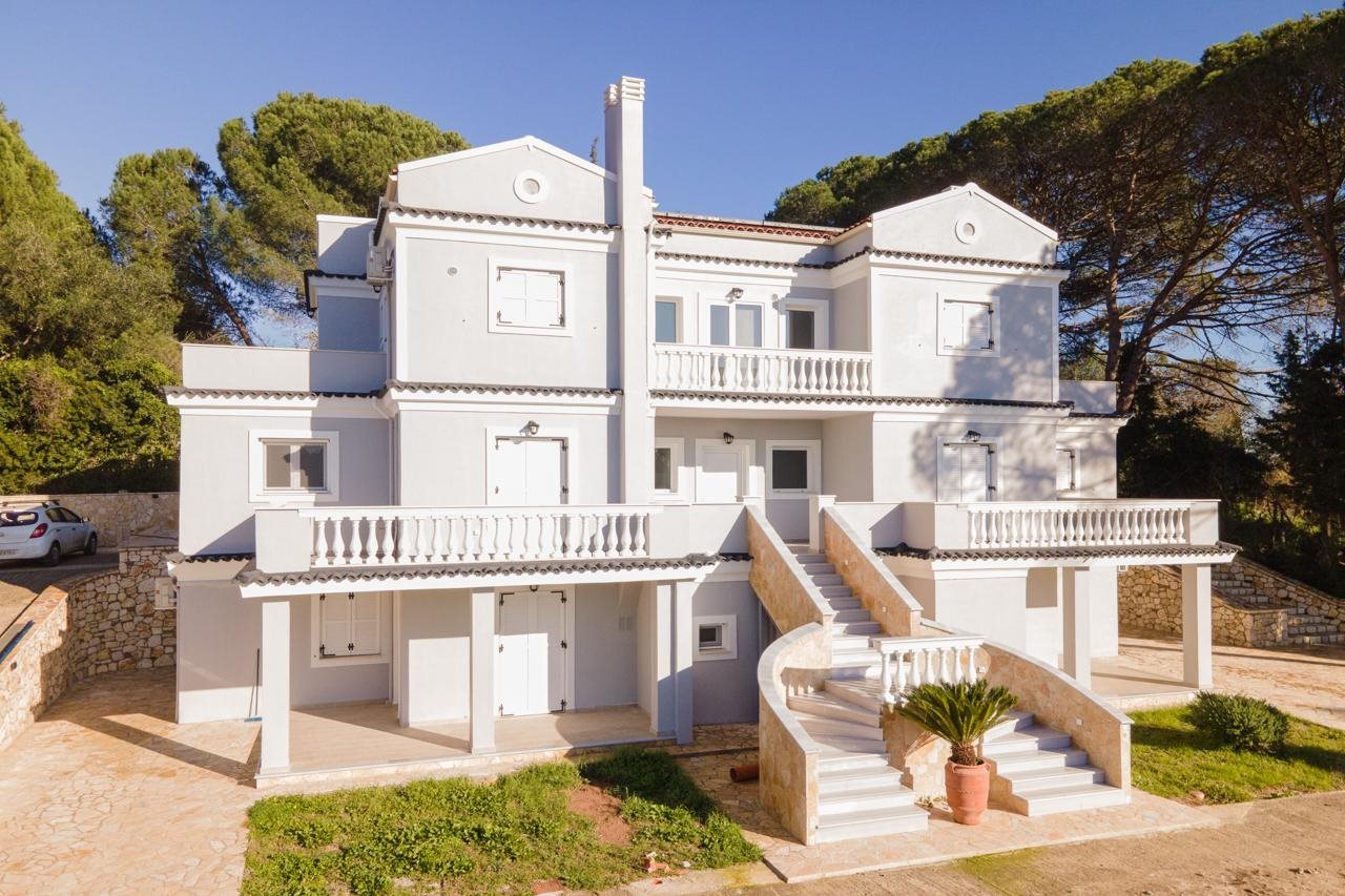 The Seven Islands Apartments