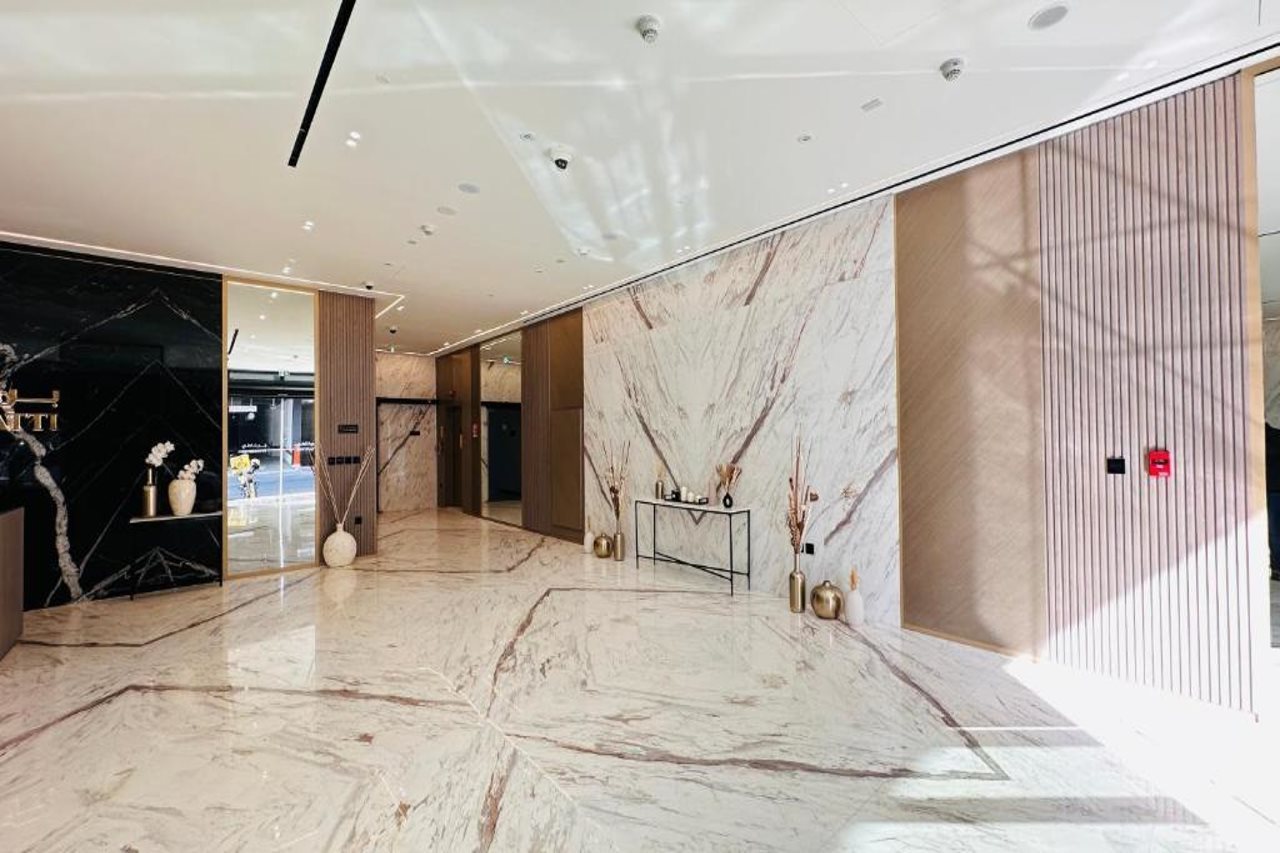 OYO 1290 Home Fully Furnished 1bed Apartment @JVC