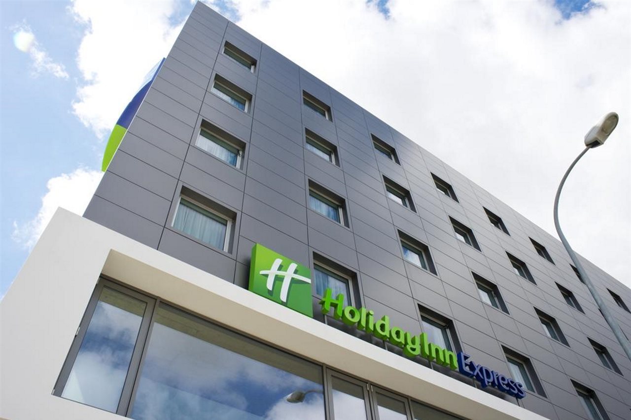 Holiday Inn Express Lisbon - Alfragide in Amadora!