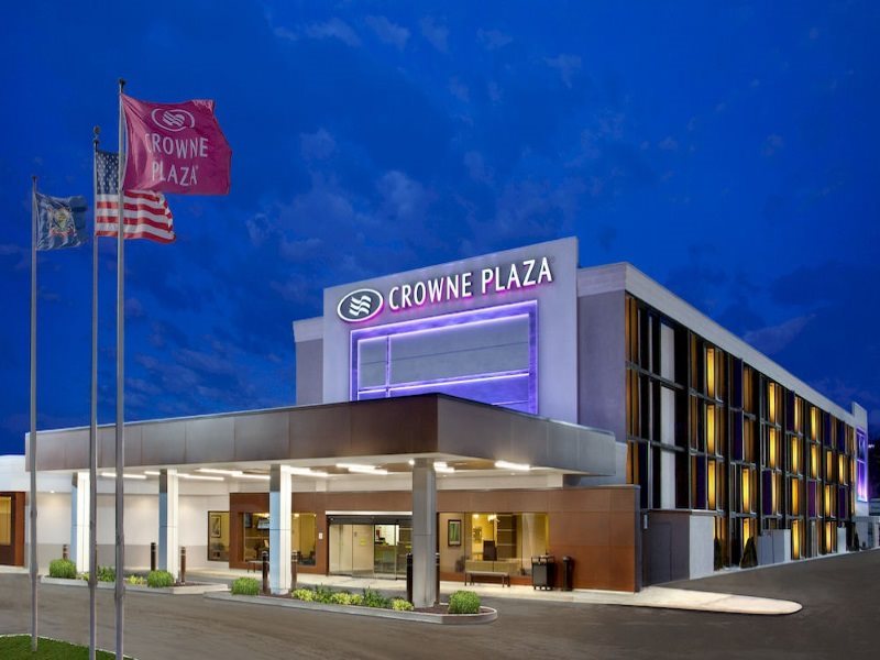 Crowne Plaza Pittsburgh West Green Tree (ex Holiday Inn Pittsburgh Central) in Pittsburgh!