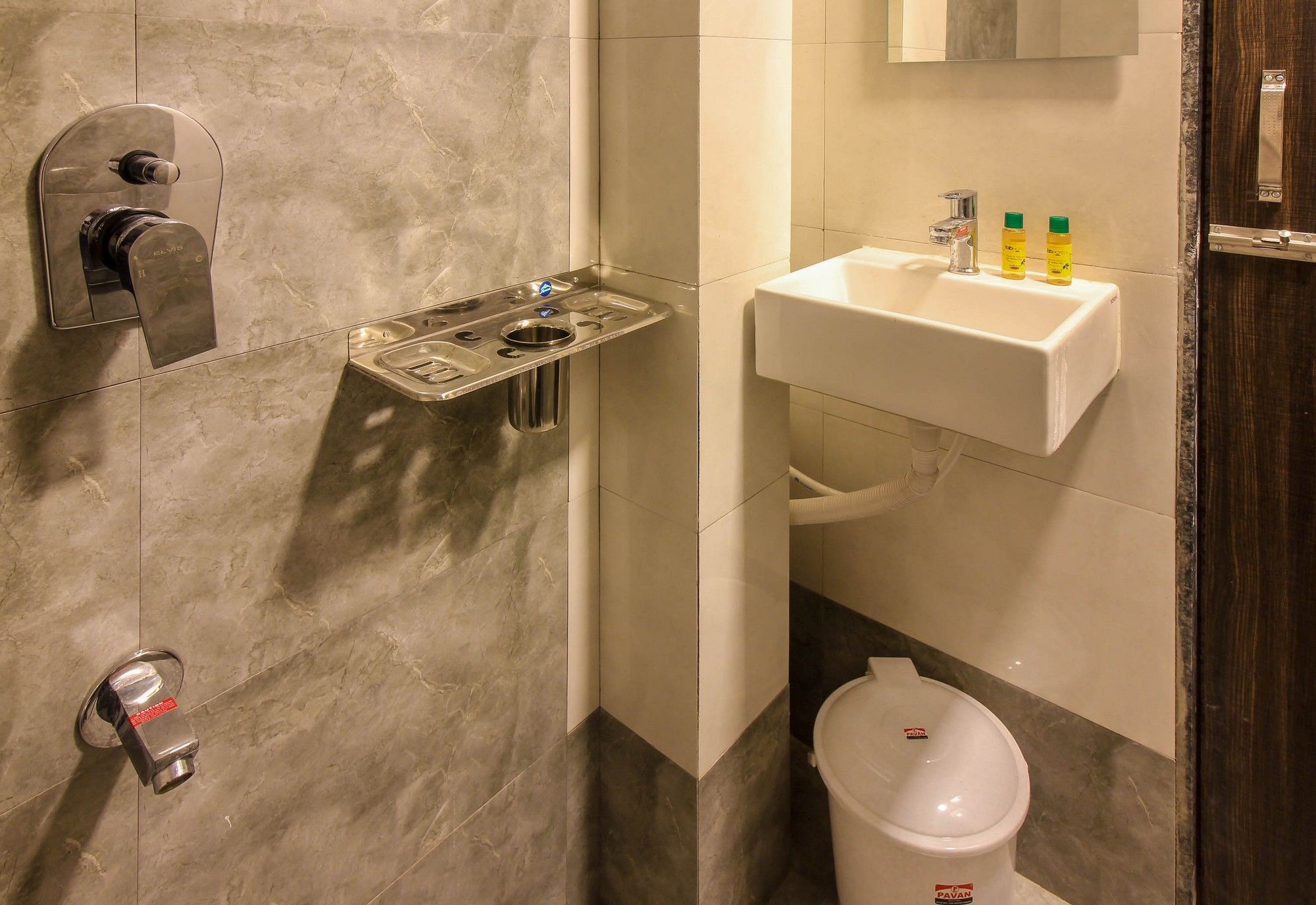 FabHotel Elite 59 Andheri East
