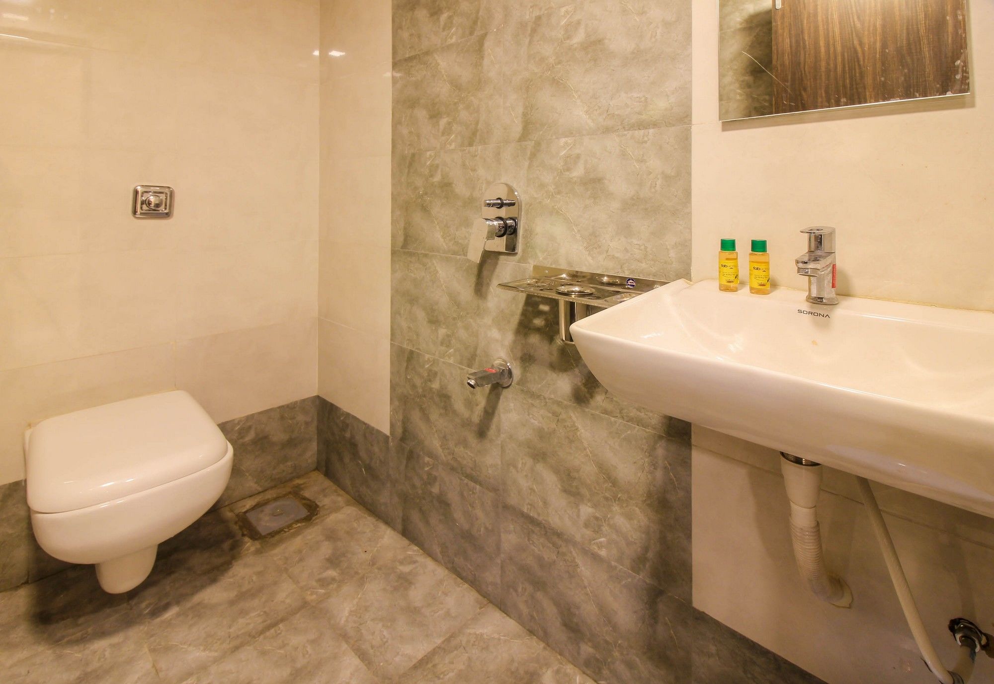 FabHotel Elite 59 Andheri East